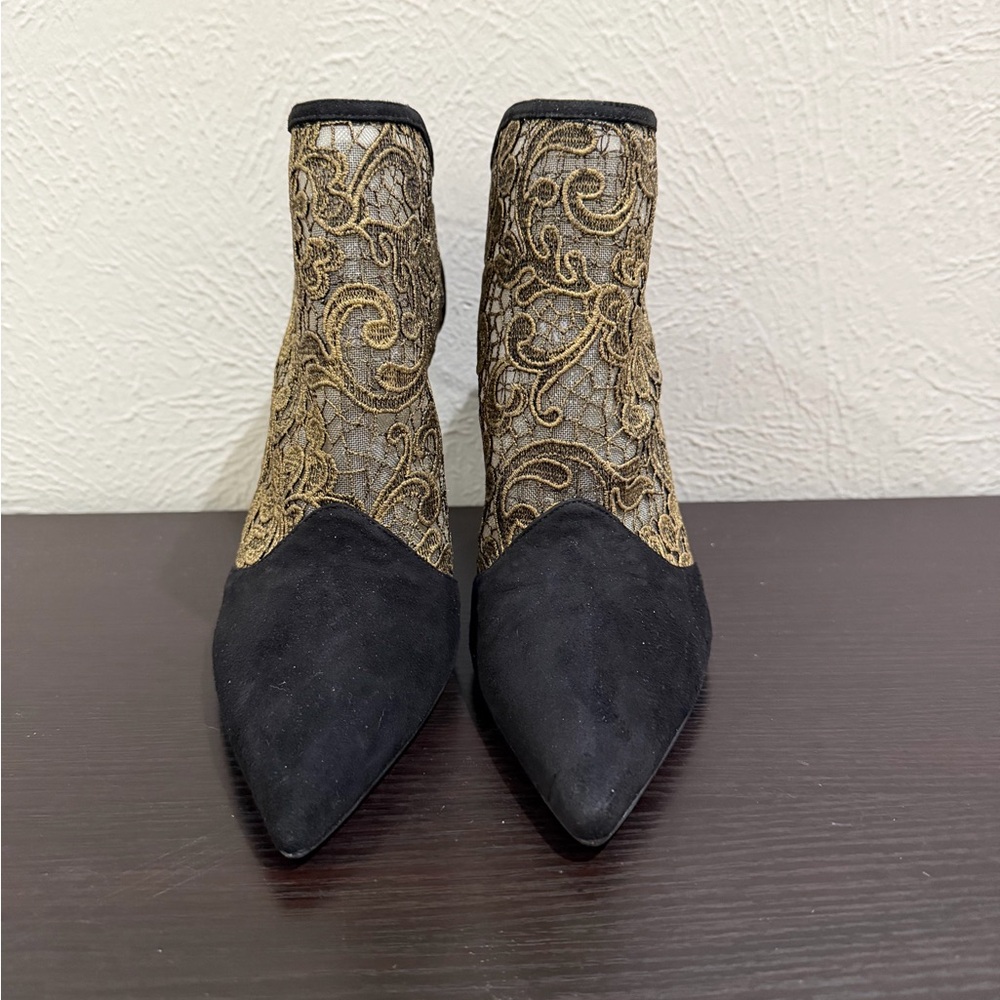 Stuart Weitzman Elegant embroiders suede Black and Gold Women's Ankle Boots 9M